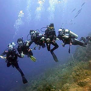 fundives-nightdives-colombia-Poseidon Dive Center PADI
